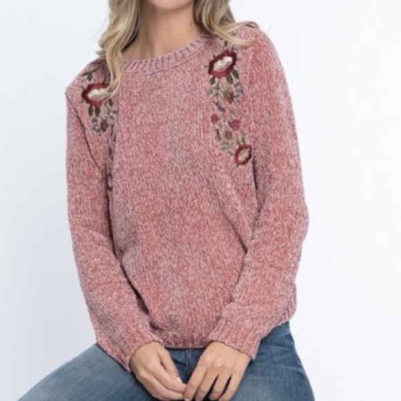 🎉CLEARANCE🎉 Rose Embroidered Chenille Sweater - Picture 3 of 7